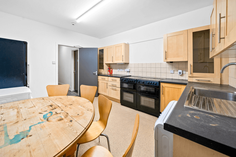 11 Eaton Crescent, Swansea - Image 7