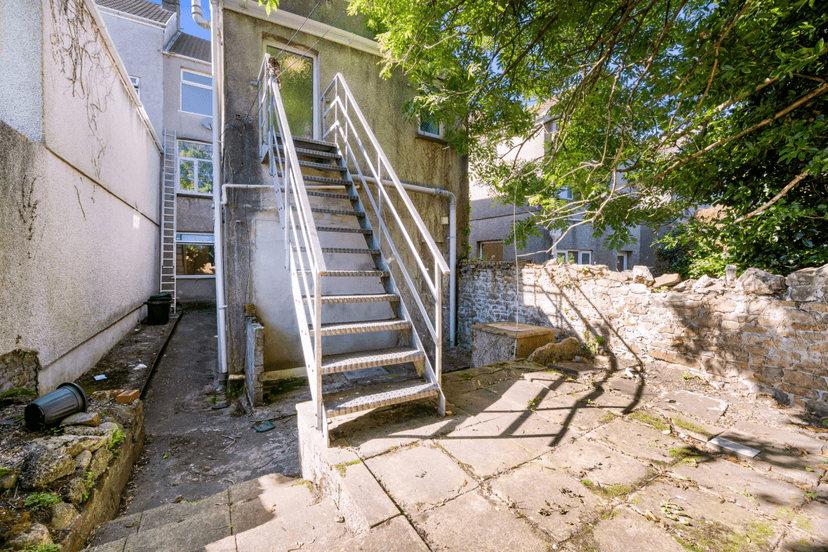 11 Eaton Crescent, Swansea - Image 9