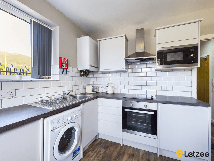 110 Fabian Way, Port Tennant, Swansea - Image 5