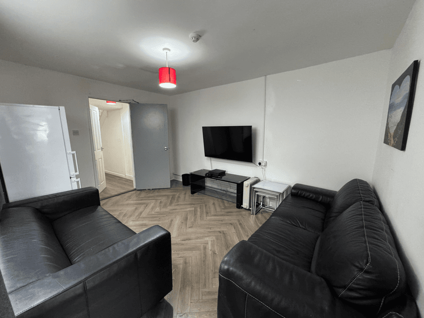 7 Saint Helen's Avenue, Swansea - Image 2