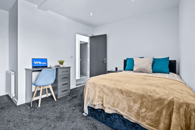 72 Walter Road, Swansea - Image 2