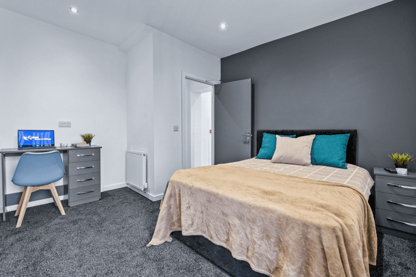 72 Walter Road, Swansea - Image 5