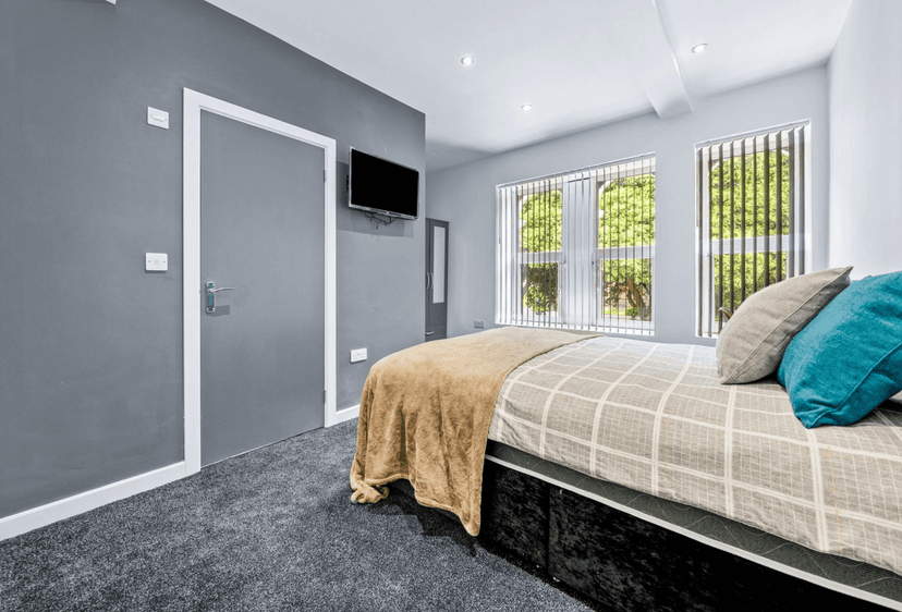 72 Walter Road, Swansea - Image 7