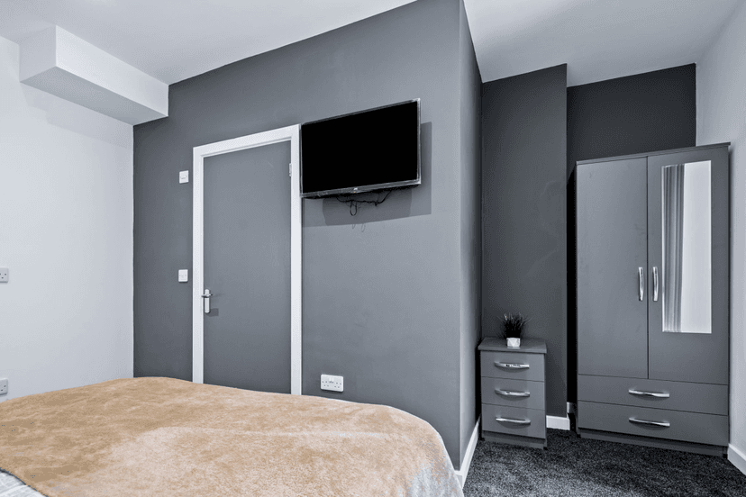 72 Walter Road, Swansea - Image 12