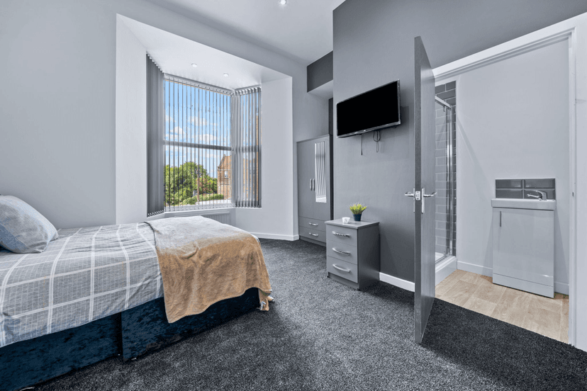 72 Walter Road, Swansea - Image 15