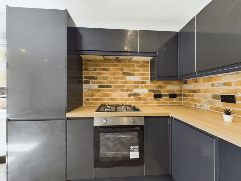 7 Christina Street, Swansea - Image 10