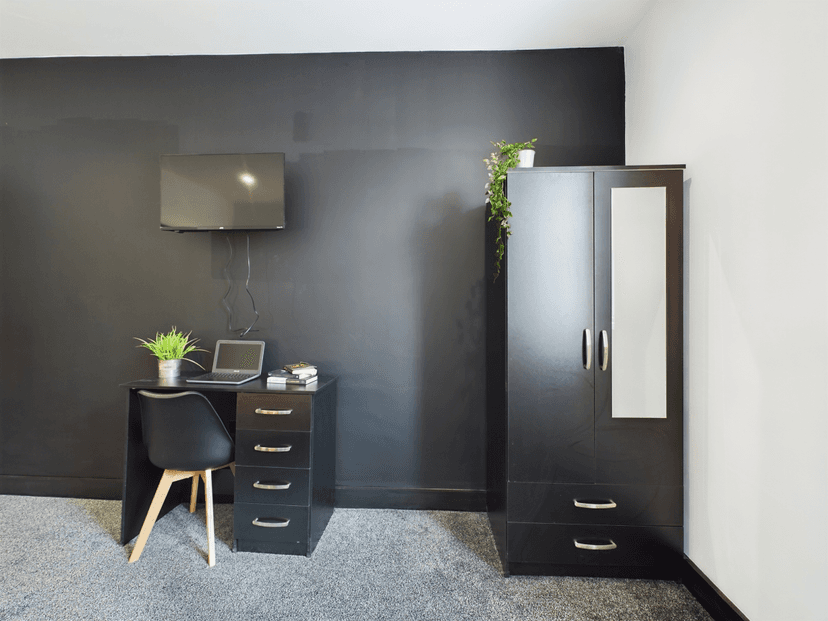 7 Christina Street, Swansea - Image 15