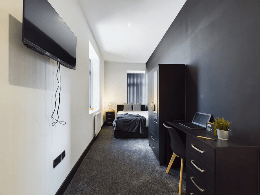 7 Christina Street, Swansea - Image 22