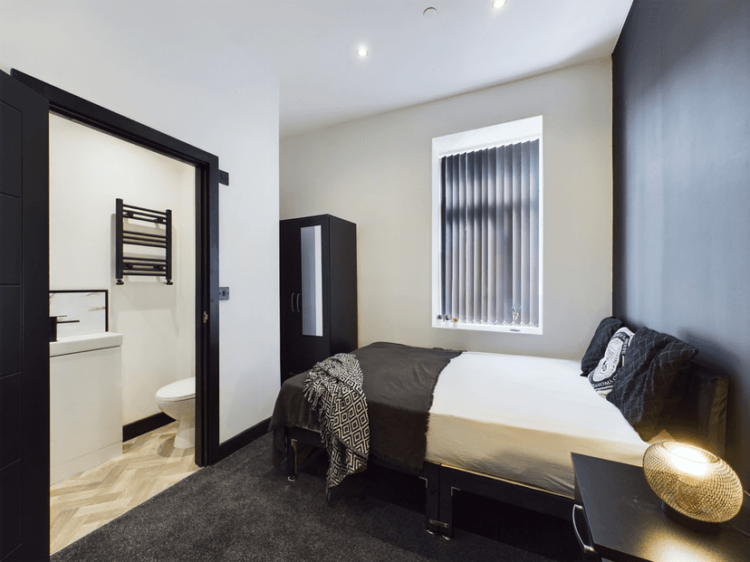 7 Christina Street, Swansea - Image 24