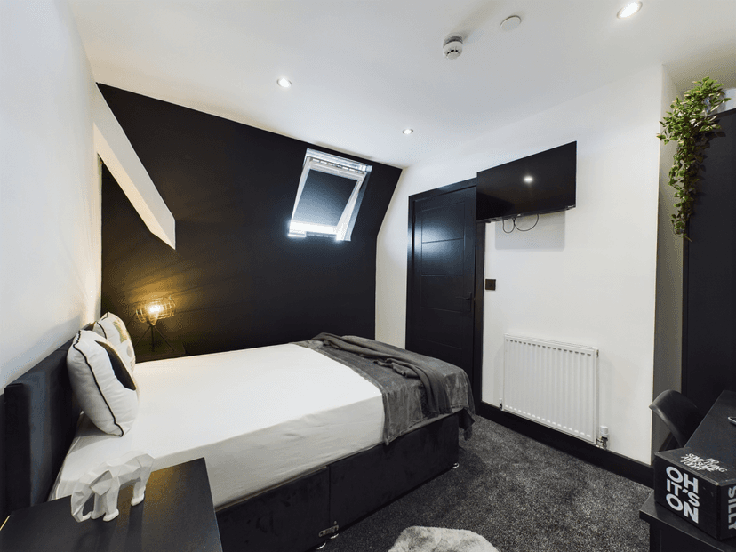 7 Christina Street, Swansea - Image 33