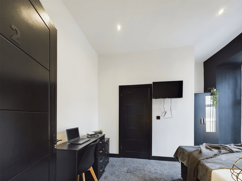 7 Christina Street, Swansea - Image 4