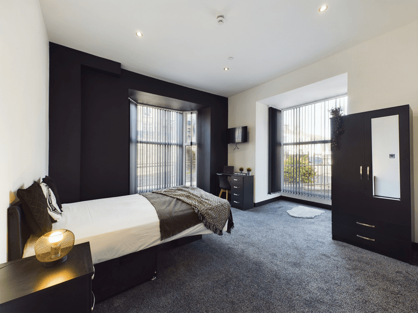 7 Christina Street, Swansea - Image 6