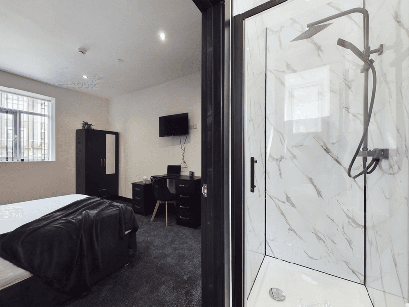 7 Christina Street, Swansea - Image 11