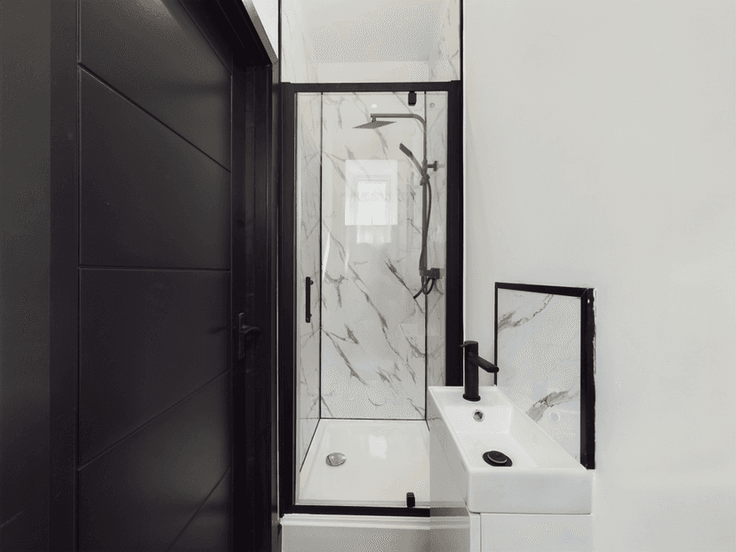 7 Christina Street, Swansea - Image 12