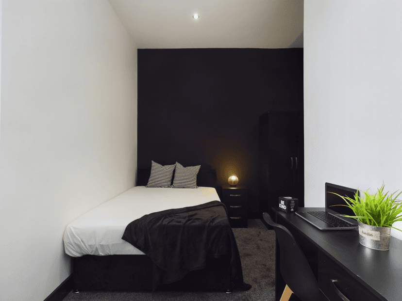 7 Christina Street, Swansea - Image 14