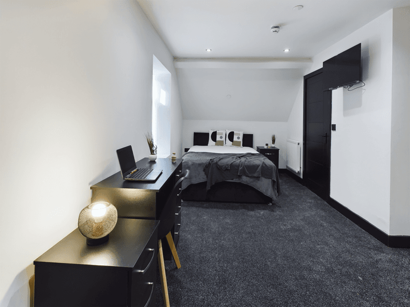 7 Christina Street, Swansea - Image 17