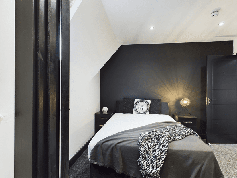 7 Christina Street, Swansea - Image 27