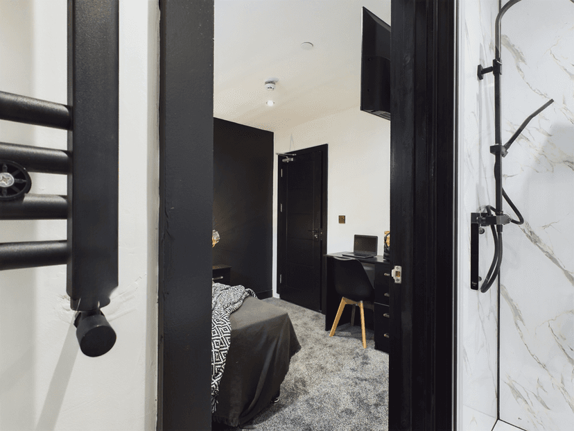 7 Christina Street, Swansea - Image 31