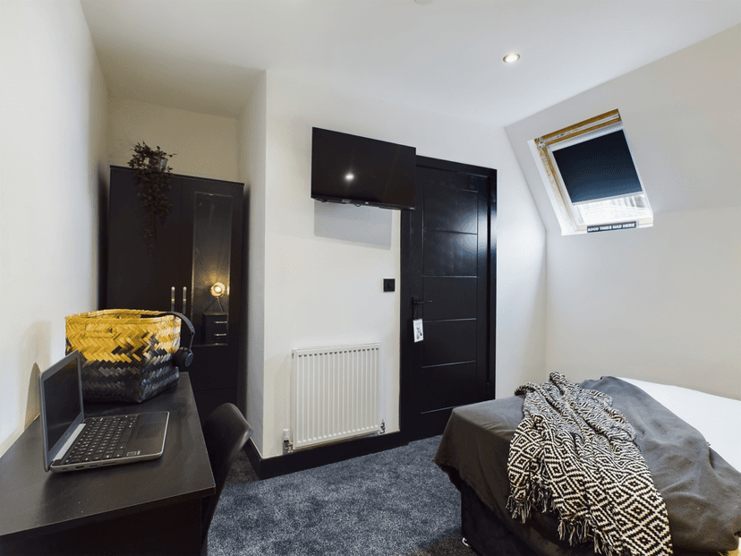 7 Christina Street, Swansea - Image 33