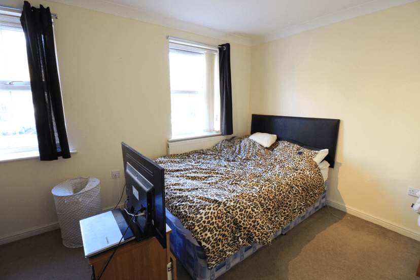 6 Bandy Fields Place M7 2ZT - Image 7