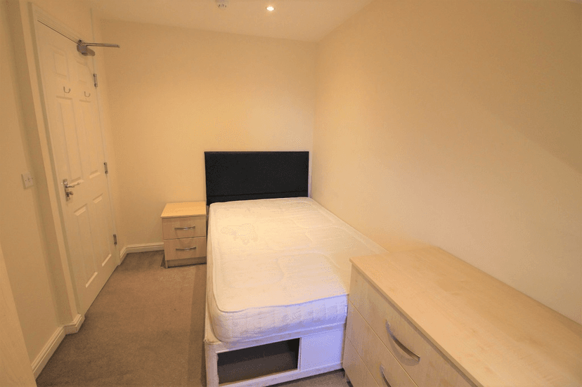 6 Bandy Fields Place M7 2ZT - Image 14