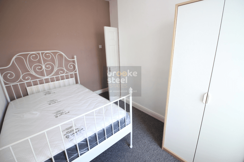 41 MacKenzie Road, Salford - Image 2