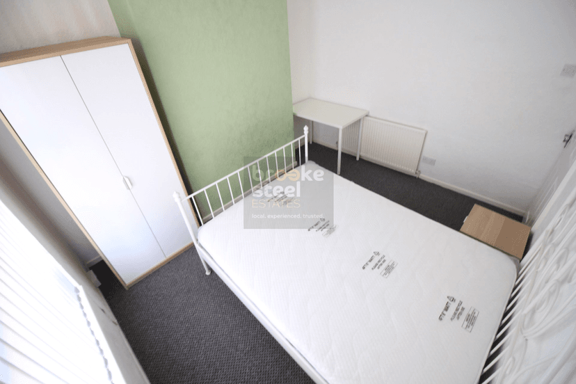 41 MacKenzie Road, Salford - Image 3