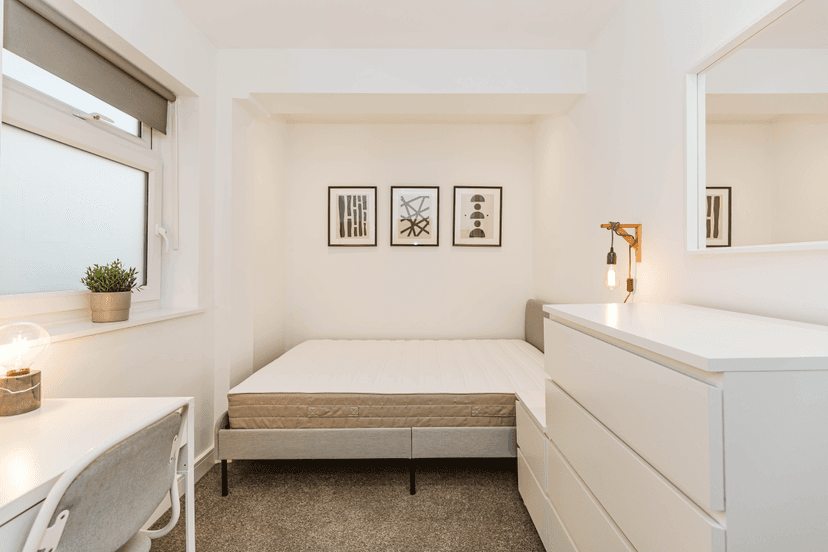 Conygre Grove, Filton, Bristol - Image 2