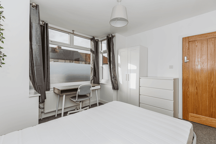 Conygre Grove, Filton, Bristol - Image 9