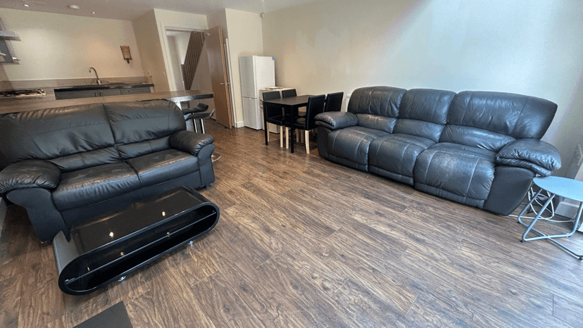 68 Eastleigh Road, Leicester - Image 3