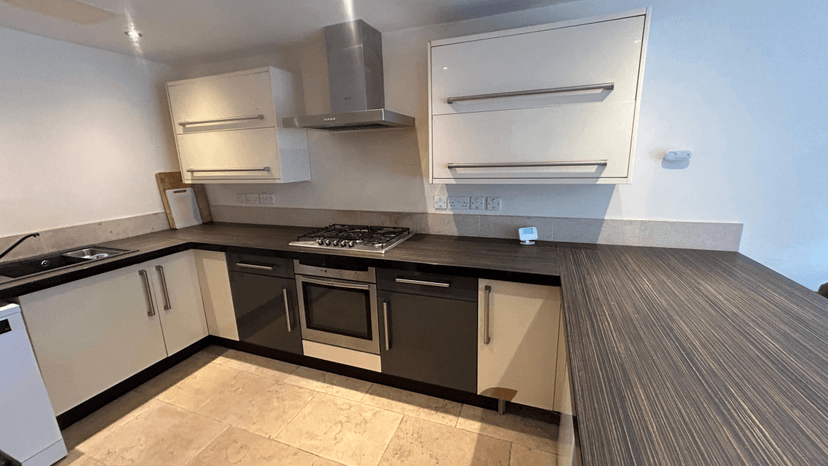 70 Eastleigh Road, Leicester - Image 4