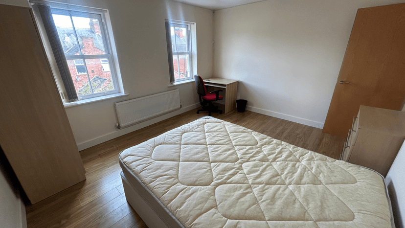 70 Eastleigh Road, Leicester - Image 11