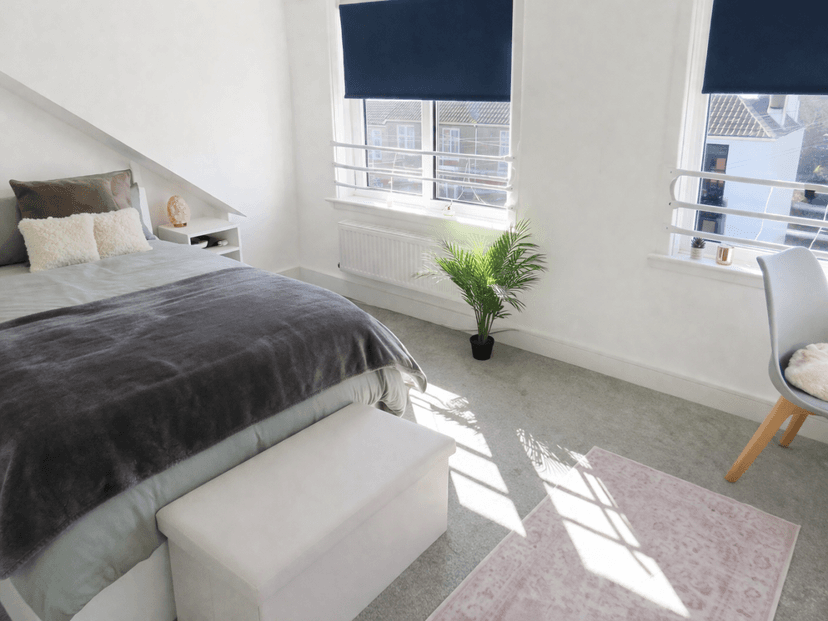 24 Fifth Avenue, Lancing - Image 1