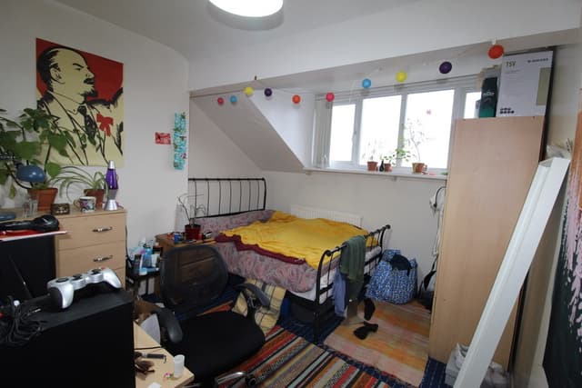 64 CARDIGAN ROAD  - Image 4