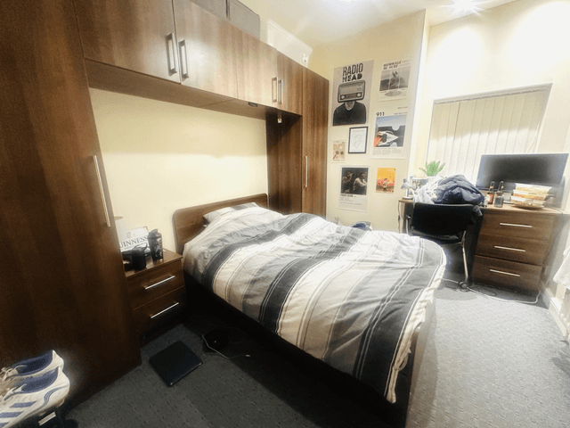 236 Kirkstall Lane, Leeds - Image 10