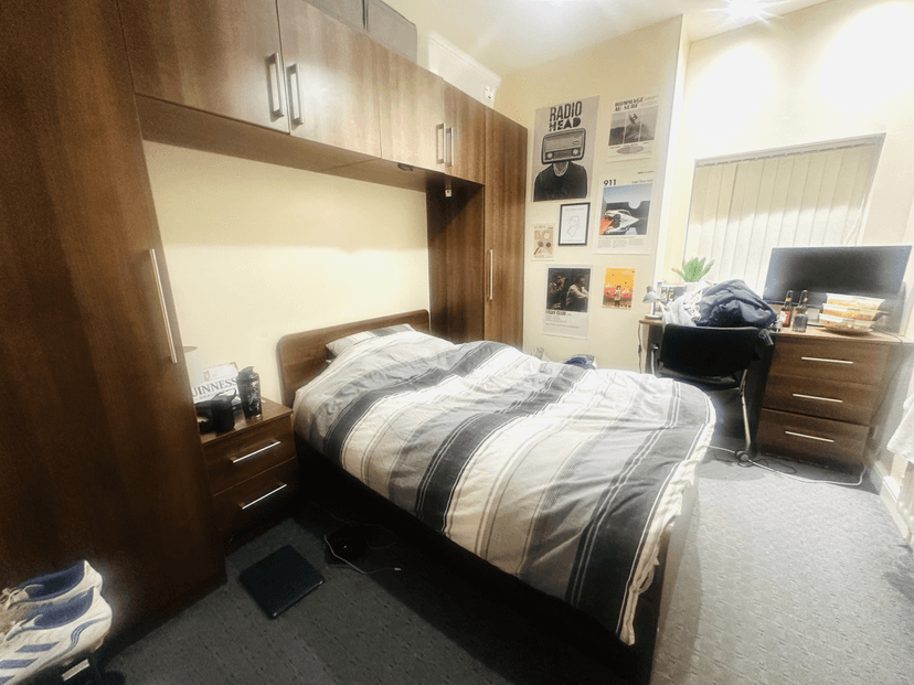 236 Kirkstall Lane, Leeds - Image 10