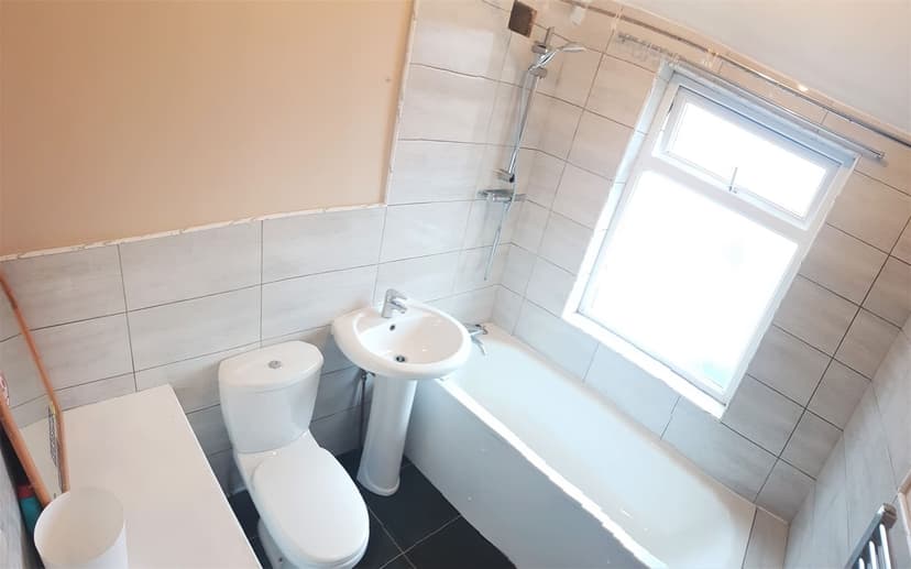 Delacourt Road - Image 11