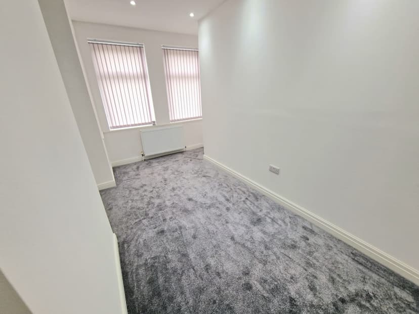 Slade Lane - Image 6