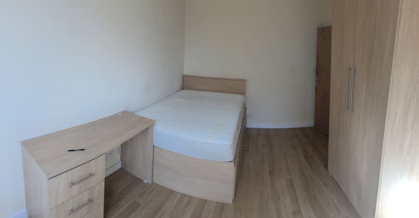 Leeshall Crescent - Image 3