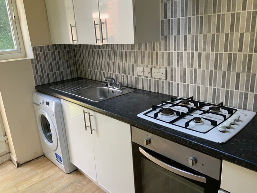 Clifton Avenue - Image 2