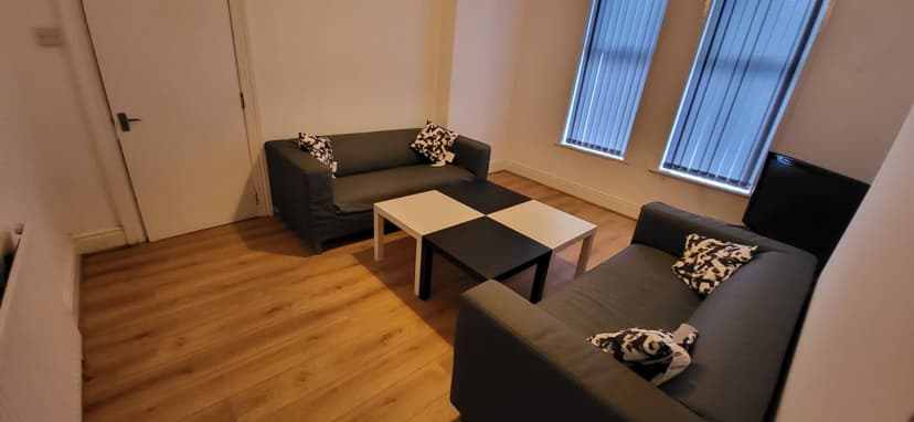 Mauldeth Road - Image 10