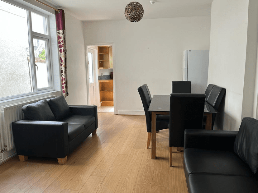 32 Saint Alban's Road, Brynmill, Swansea - Image 2