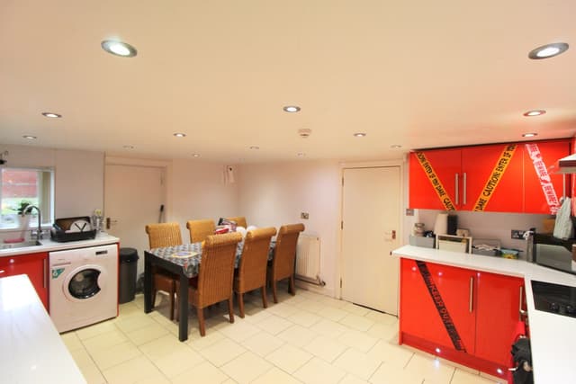 236 Kirkstall Lane, Leeds - Image 11