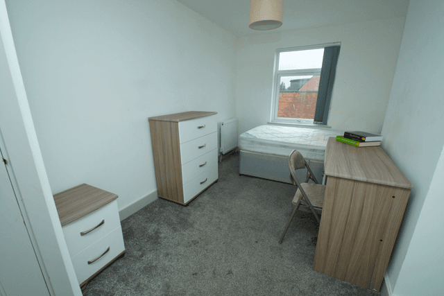 128 Bournbrook Road - Image 9