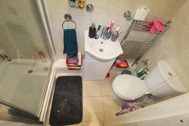 236 Kirkstall Lane, Leeds - Image 4