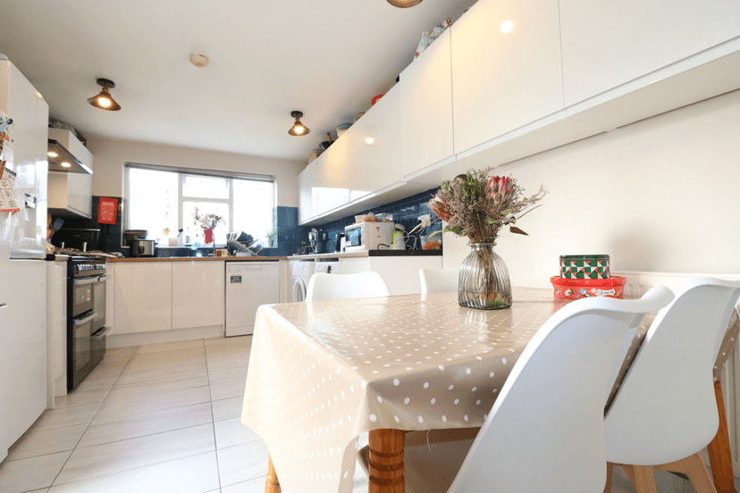 Harriet Street, Cathays, Cardiff - Image 4