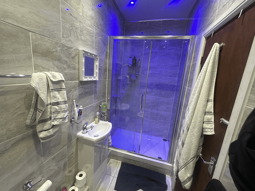 9 EN SUITES 9 BED STUNNER  - Image 6