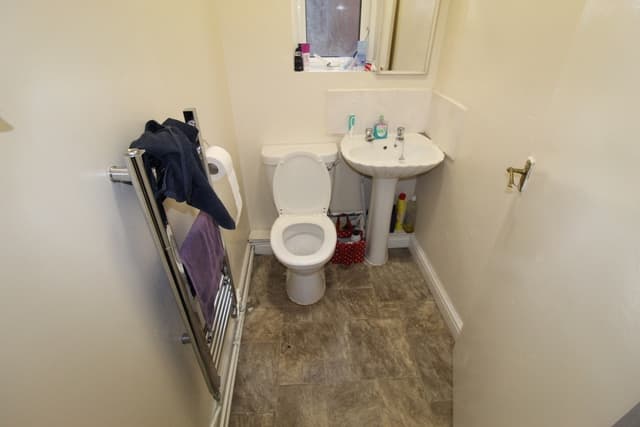 64 CARDIGAN ROAD  - Image 11