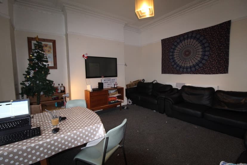 64 CARDIGAN ROAD  - Image 3