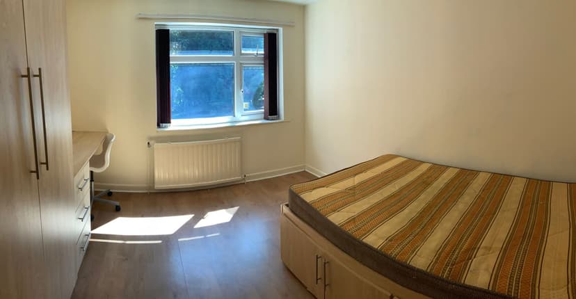 Clifton Avenue - Image 9